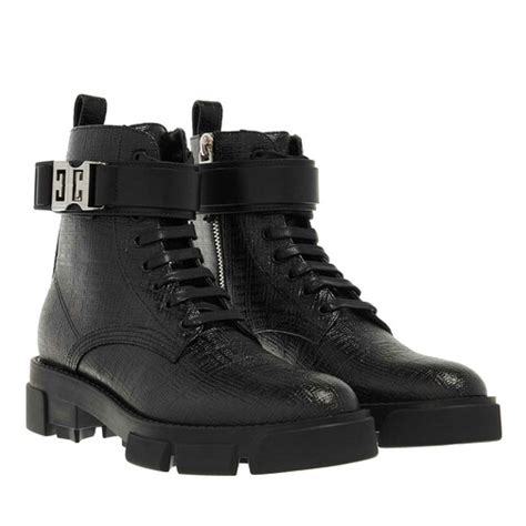 stivaletto givenchy borchie|Stivali Givenchy .